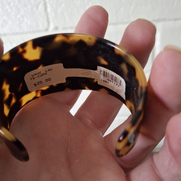New Vintage Faux Tortoise Shell with Silver Ornament Cuff Bracelet. - Picture 14 of 14